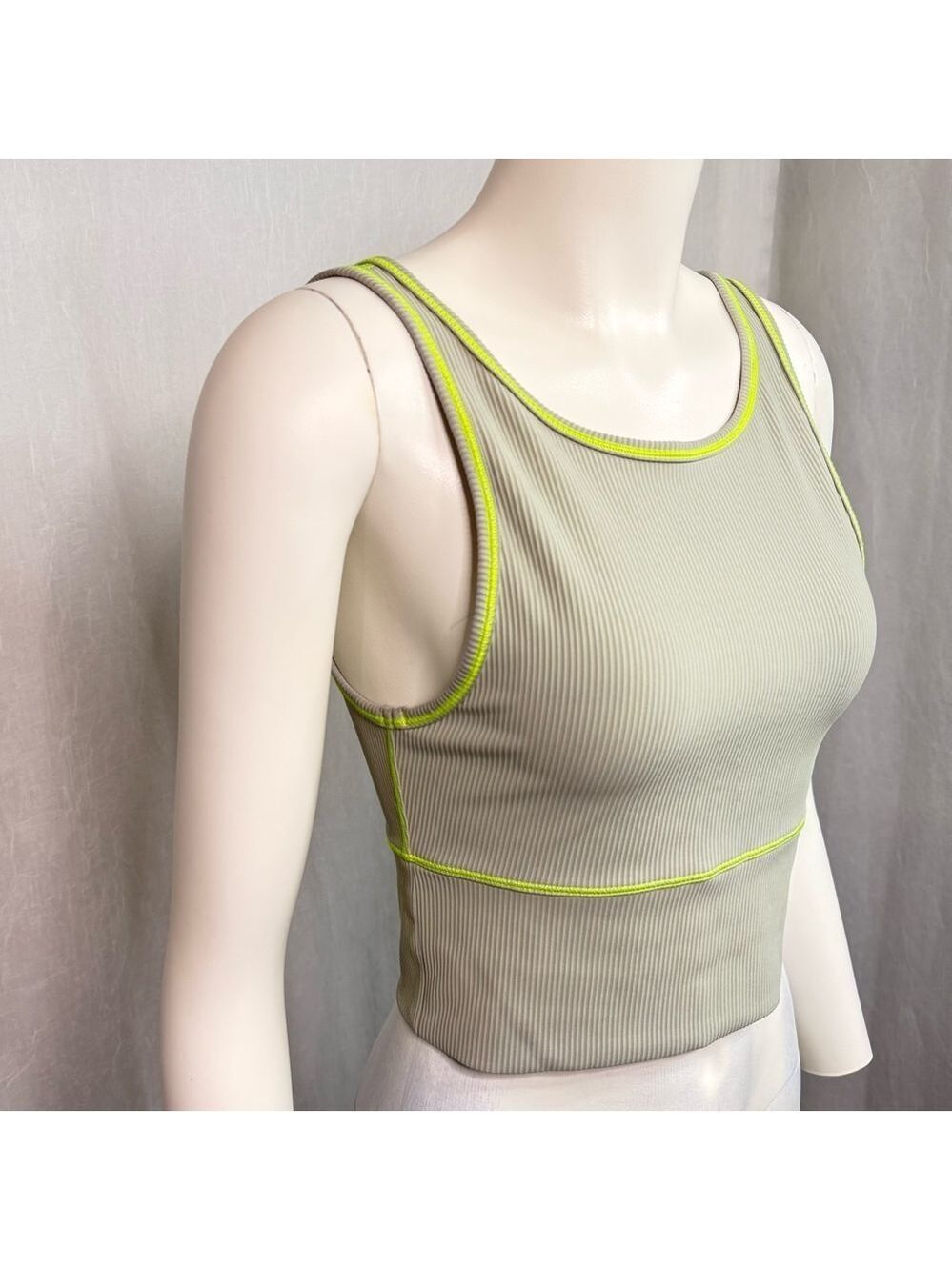 LULULEMON Power Pivot Ribbed Crop Tank - Picture 6 of 9